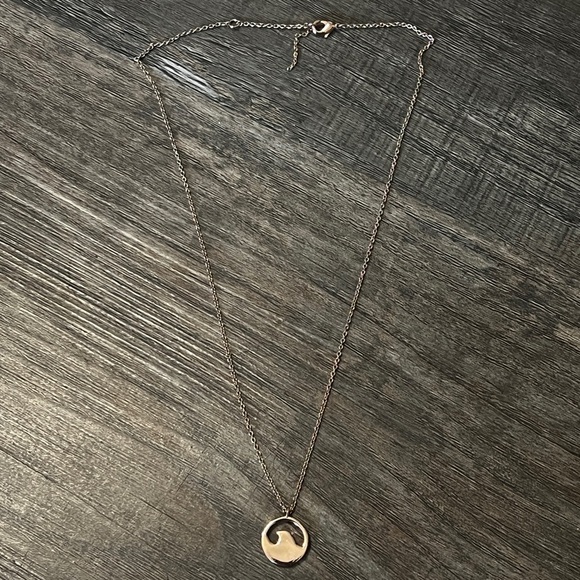 FINAL PRICE LIKE NEW Pura Vida Wave Necklace - Picture 4 of 4